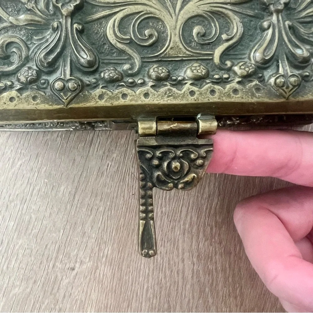 Rare Antique Belgique Art Nouveau Repousse‎ Flower Brass Jewelry Casket Box